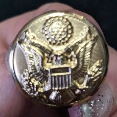 United States military buttons