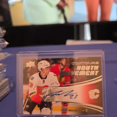2015-16 Upper Deck Contours Youth Movement Auto /249 Sean Monahan #YM-22 Chary Flames