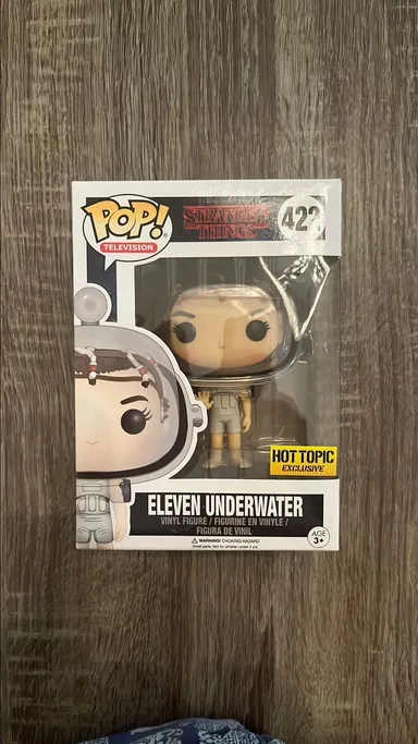 Eleven Underwater 422