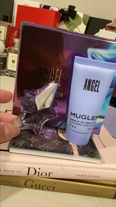Angel Mugler set