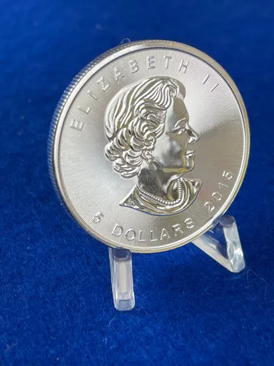 2015 Canadian Silver Maple Leaf 5 Dollars