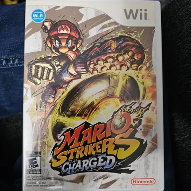 MARIO STRIKERS CHARGED. WII. FULL CIB.