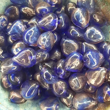 Hollow glass heart beads (20)