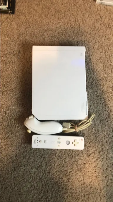 Wii White Console & Controllers