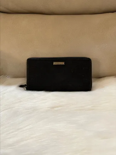 C133 GUCCI GG Canvas Black Zippy Long Wallet