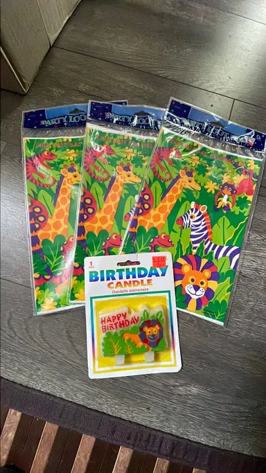 New jungle theme birthday pack- loot bags + candle