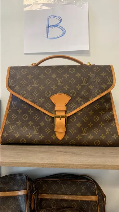 74192 Louis Vuitton Monogram Beverly with Strap