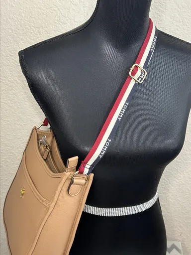 Tommy Hilfiger medium size purse with tags