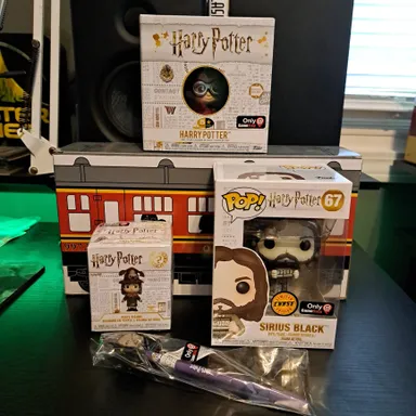 Sirius Black #67 (Chase - Gamestop Exclusive) + Train Box and Items - Harry Potter - Funko Pop!