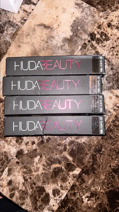 Huda beauty, concealer, bundle