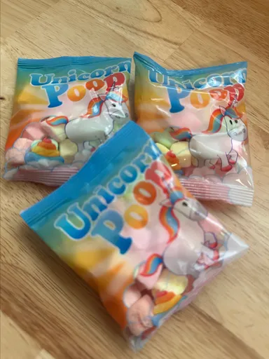 1. GIFT 3x Unicorn Poop to the Chat