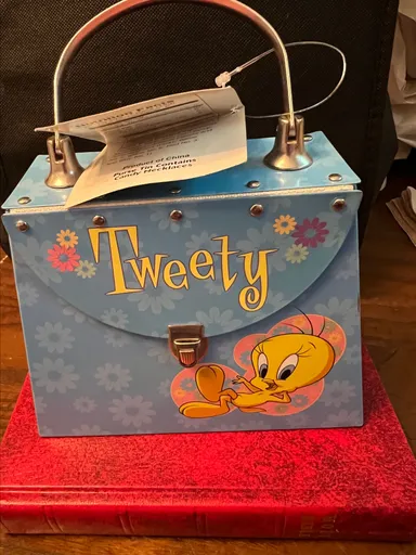 Tweety Bird of Looney Tunes tin purse