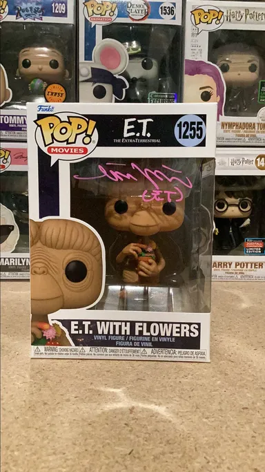ET with flowers