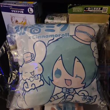 [Anime] RARE Hatsune Miku x Sanrio Cinnamoroll Mini Cushion