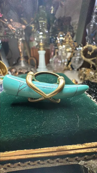 Unique Blue Stone Horn Crossed Ring