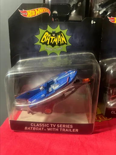 Batman 66 Batboat w/ Trailer