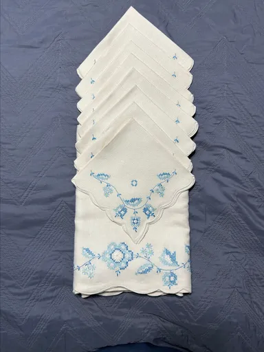 Tablecloth (76"x58")and 8 napkins (15"x15"), linen, hand embroidered