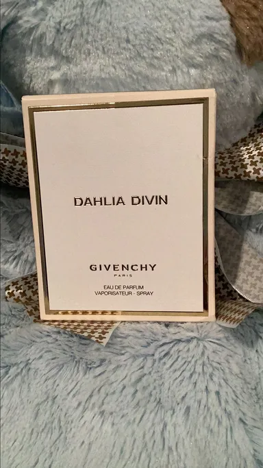 Givenchy Dahlia divin EDP