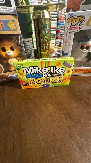 Munchies - Mike and Ike (Mega Mix Sour!)