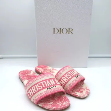 #539 Brand new Dior slide size 36