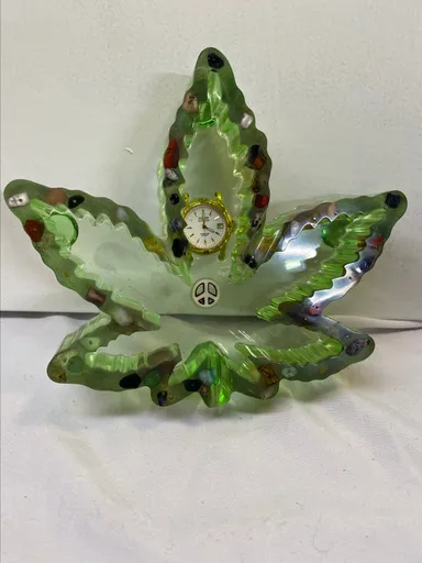 ADULT ashtray resin/lg watch I'd set at 4:00 date 20th