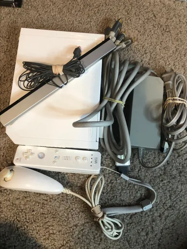 Wii White Console Bundle