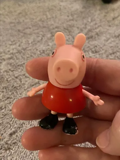 PEPPA PIG IN RED DRESS 2.5” ACTION FIGURE PEPPA PLASTIC TOY (PRE-OWNED)