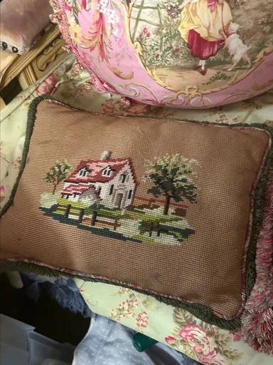 Vintage NEEDLEPpoint pillow