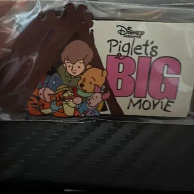 Disney Auctions Piglets Big Movie Tent LE 100 Pin DA Winnie Tigger Eeyore   W01
