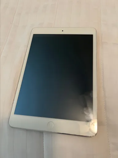 2012 iPad Mini 1st Generation 16 GB