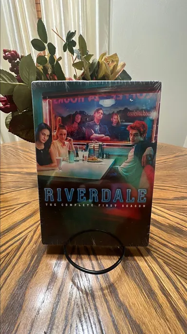 (DVD - TV Series) Riverdale the Complete First Season