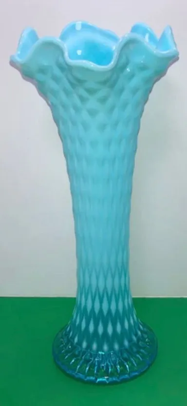 Vintage 1905 ruffled rim vase