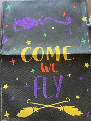 Hocus Pocus - come we fly table runner