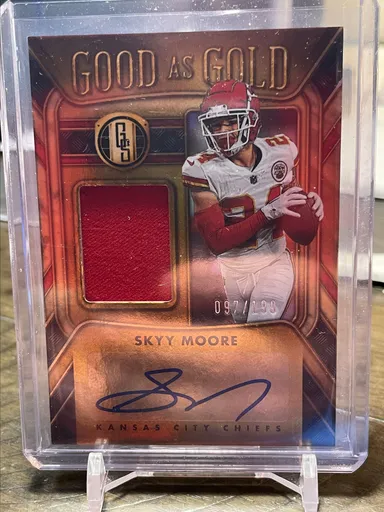 Skyy Moore 2023 Gold Standard Patch Auto /199 Chiefs