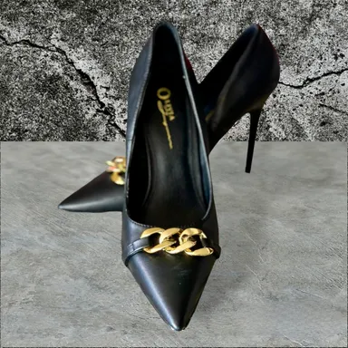 Black heels with gold link