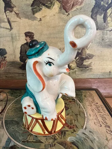 Vintage Enesco Elephant Circus Salt and Pepper Shakers