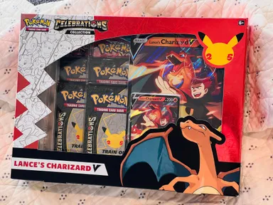 Pokémon Celebrations box (Lance’s Charizard NEW)
