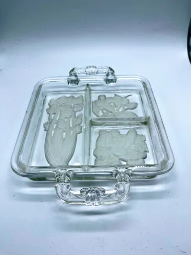 Intaglio 1940’s Clear Frosted Divided Veggie Dish