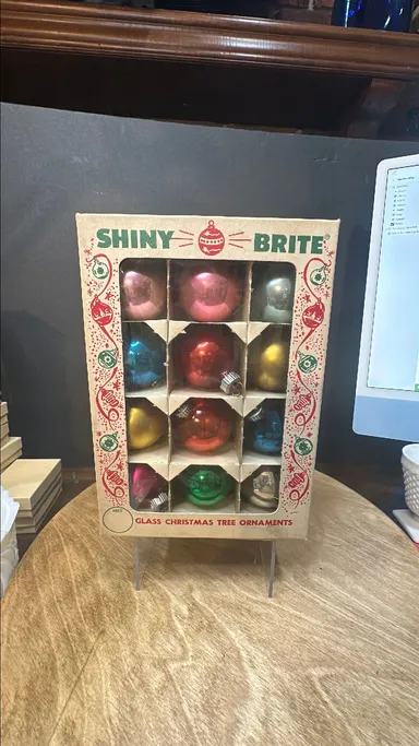 33 shiny brite dozen