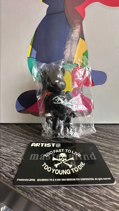 Series 9 Mastermind Artist sealed with card