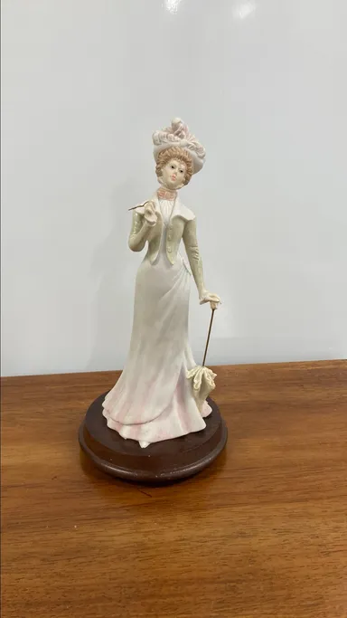 Vintage Pucci 1984 Arnart Lady Figurine 10” Tall