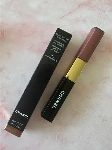 Chanel Le Rouge Liquid Lip Duo in 112 Chic Rosewood
