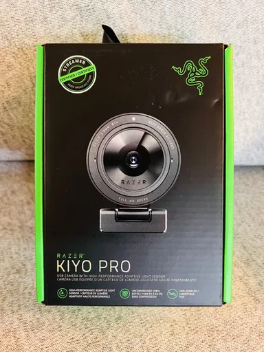 Razer Kiyo PRO Webcam, streamer certified. (Open Box Like New)