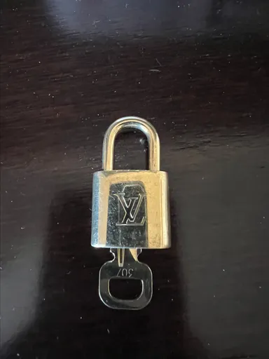 LV lock and key #307