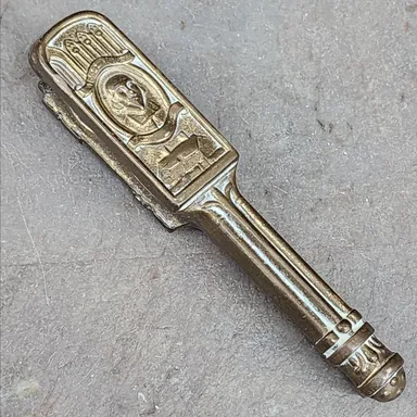 Vintage Cast Brass Nutcracker Tool William Shakespeare in Relief Nut Cracker (WN16-X)