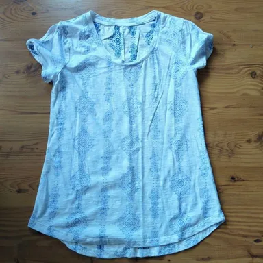 Maurices T-shirt Size xs