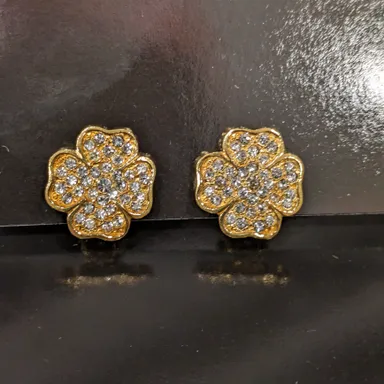 51. Chanel Vintage Clover Clip On 2186 Earrings