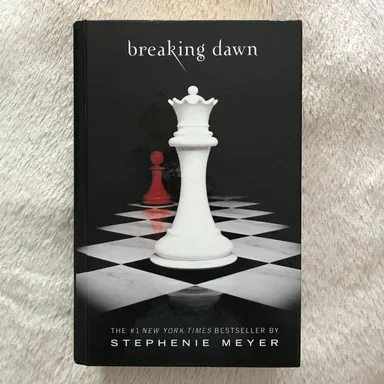 Breaking Dawn (Twilight #4) by Stephenie Meyer (Includes Concert DVD)