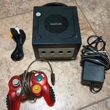 console-Nintendo GameCube Dol- 001,  Jet Black W Cords & Controller. Tested