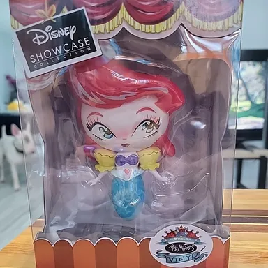 Ariel vinyl show case toy